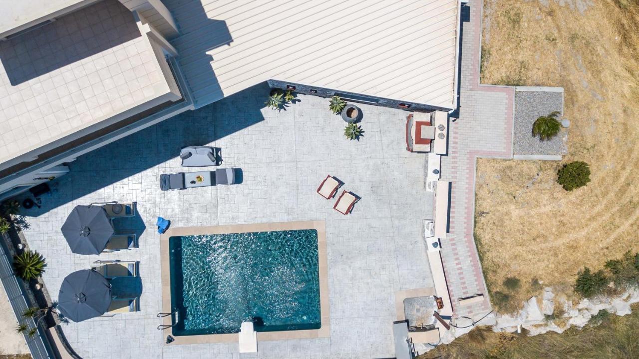 Des & Coo Luxury Villa With Private Pool فاليراكي المظهر الخارجي الصورة