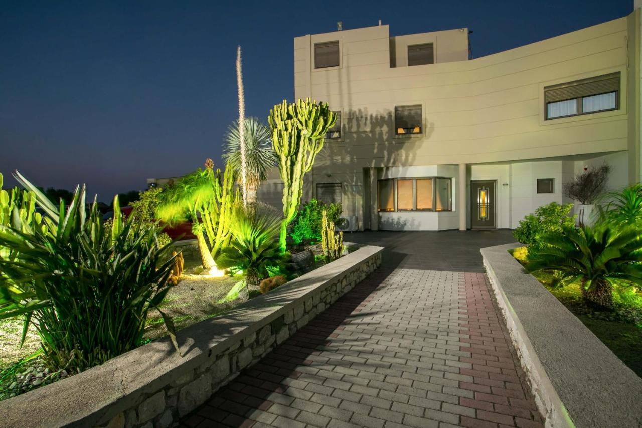 Des & Coo Luxury Villa With Private Pool فاليراكي المظهر الخارجي الصورة